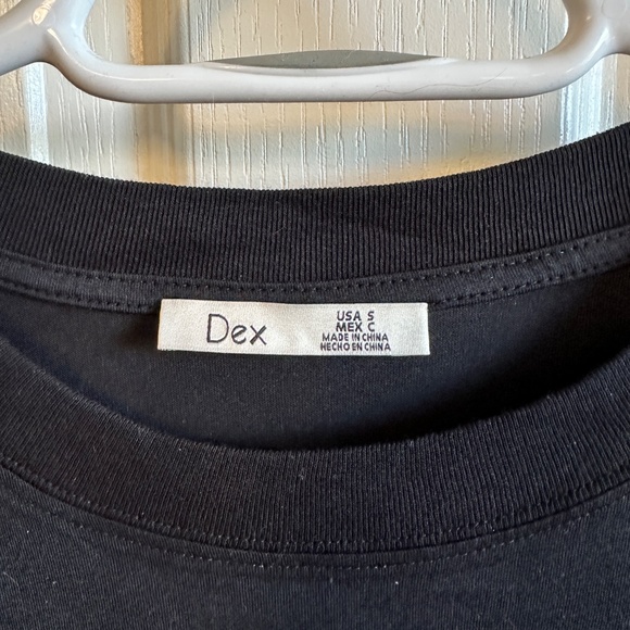 Dex cropped tshirt, NWT - Picture 2 of 3